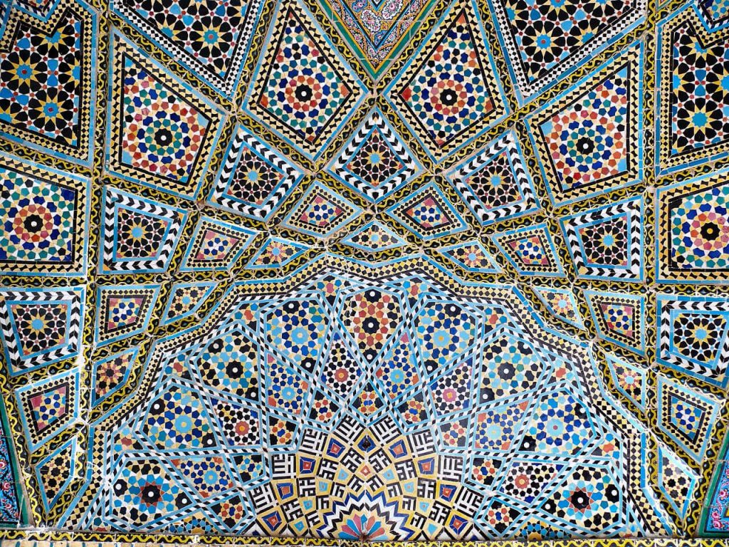 Влияние исламской культуры на развитие форм и декора керамической плитки